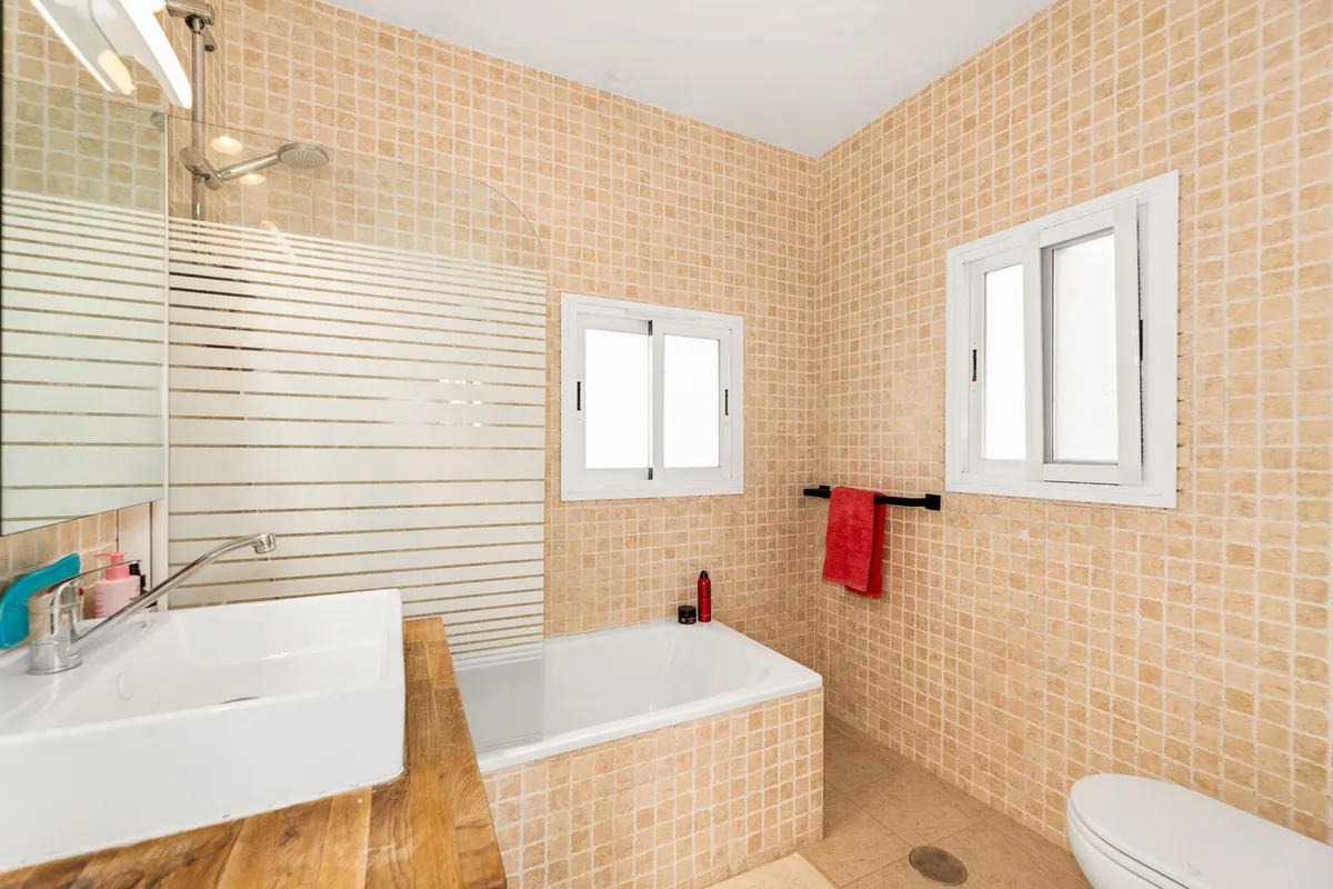 d7fbe10f-fad8-45b4-aca6-1c655fddafdf