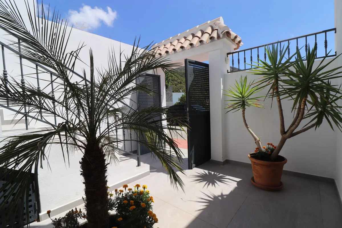 3b0b8f30-fc8c-4ae0-aa6f-8c904042d3f5