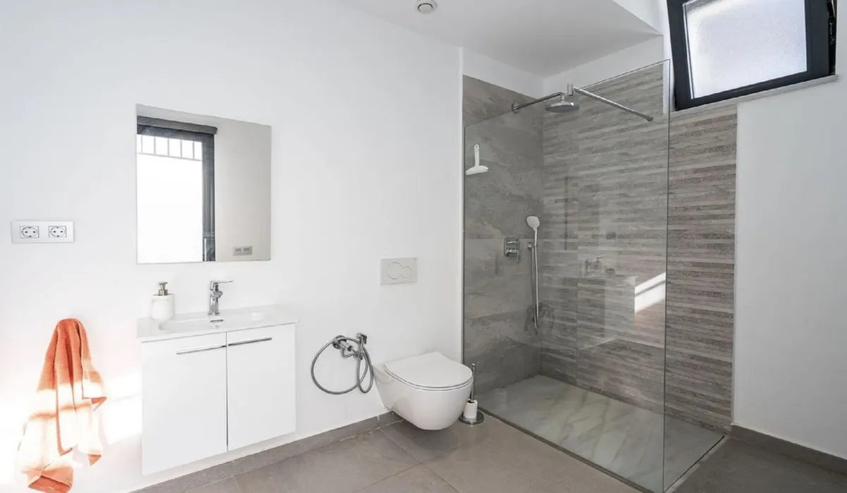 86500fa2-6c73-4818-b131-3688be585986