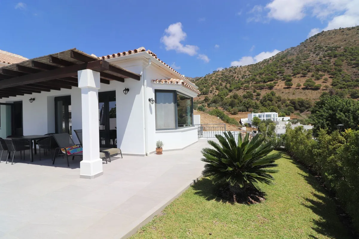 94213164-e6c4-4f5d-b68d-bdce34ff17cc