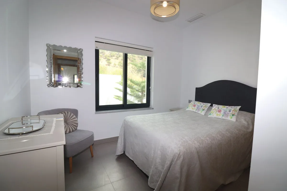 9eae1541-5b3e-46b1-b2e3-a39363c0ffb9