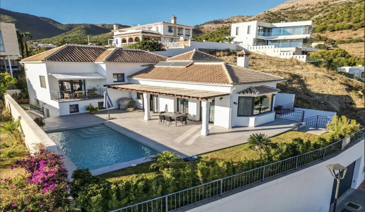 c94f0e9e-23dd-41c2-9965-75b2e56d7e4a