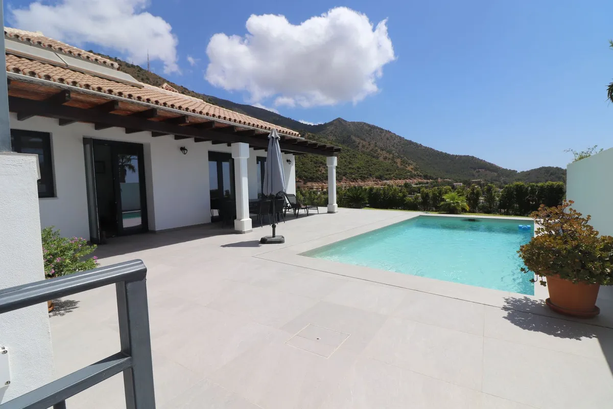 caf10988-8f95-4df2-8ca4-acae62820706