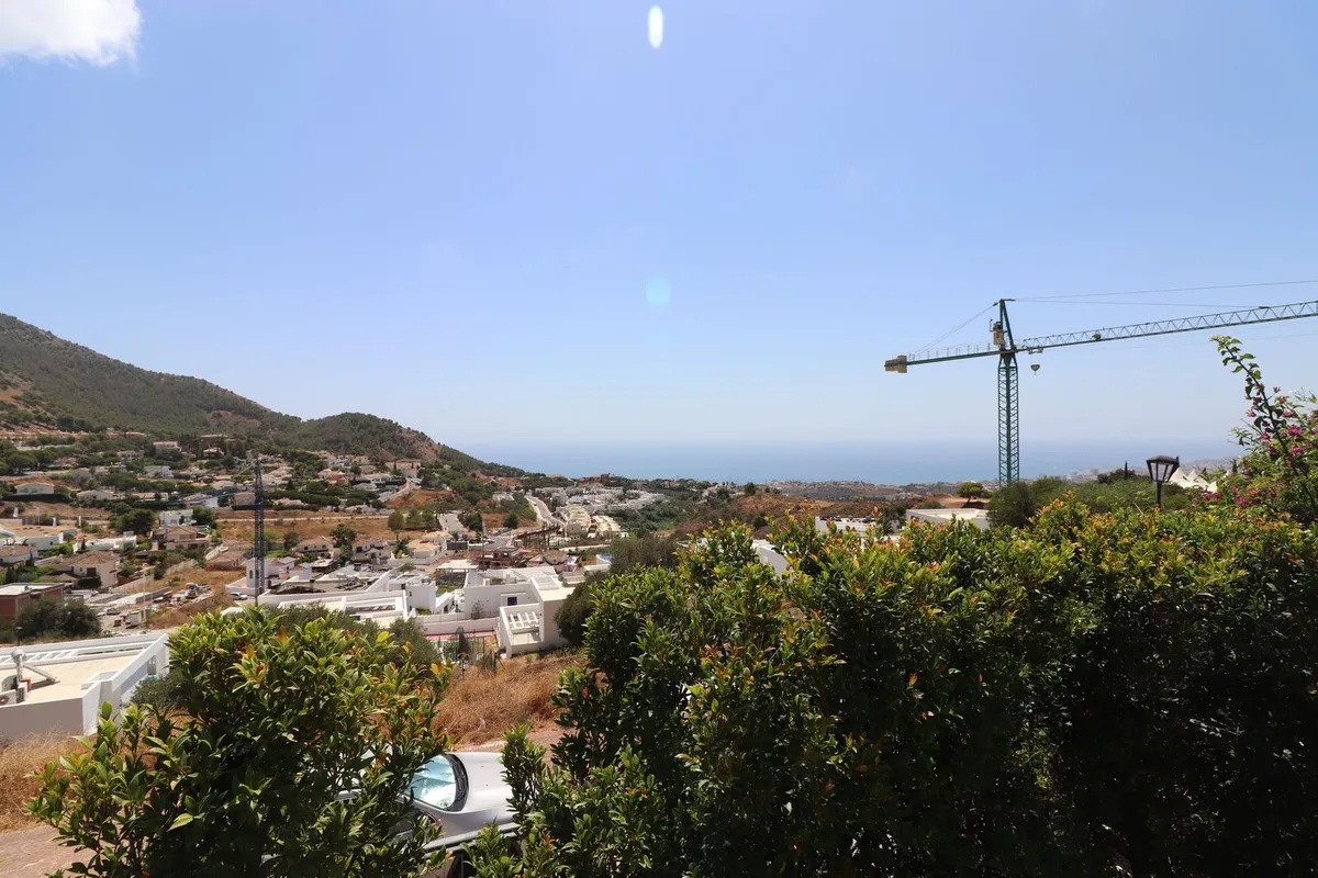 e124410d-3543-4eaf-8cbe-fc49c62757f3