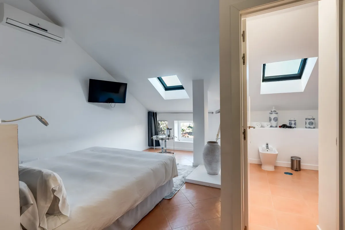 7baa9595-2791-4da0-b587-bd696315ad2f