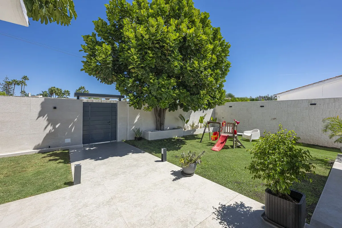 046b5ef6-9c61-4394-8e77-788af1ca32c2