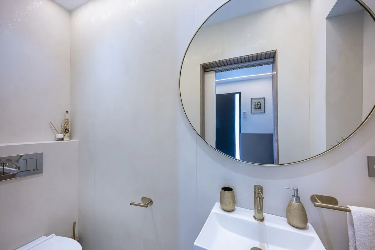 0e73f0cf-60fe-465d-b990-0682876971c2