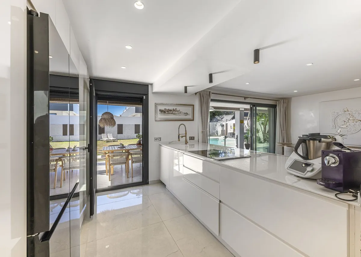 1c1a1bdd-49f4-4fec-baf4-f4a9c7e406c9