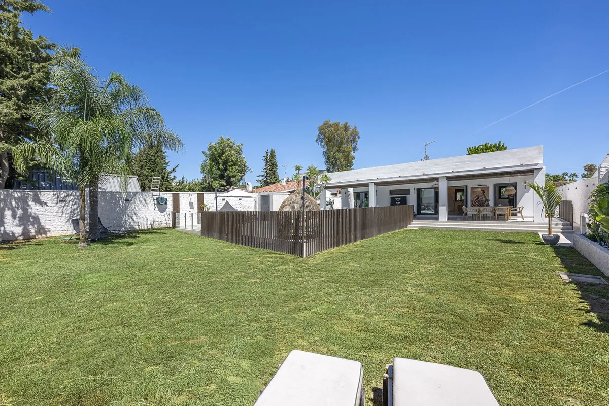 2ba98aa8-e3df-4076-a788-252ea0127fb8