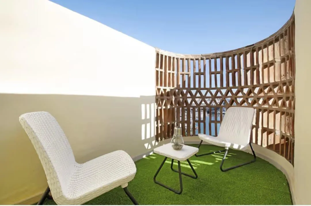 2596c048-7bb6-4c83-abac-6792f95f297f