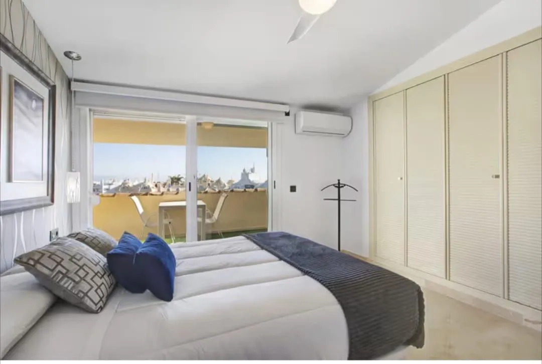 a5dc83c4-b47c-48b3-b5ff-46e31f2170c9