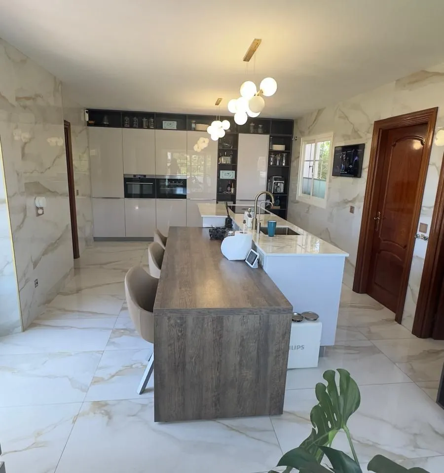 cd4f1b22-b748-49b2-bee9-fde890ae656c