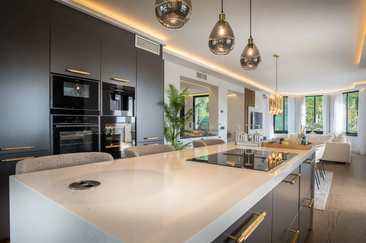 6b945aff-9bb7-4f29-8b53-03ada9bf9bd3