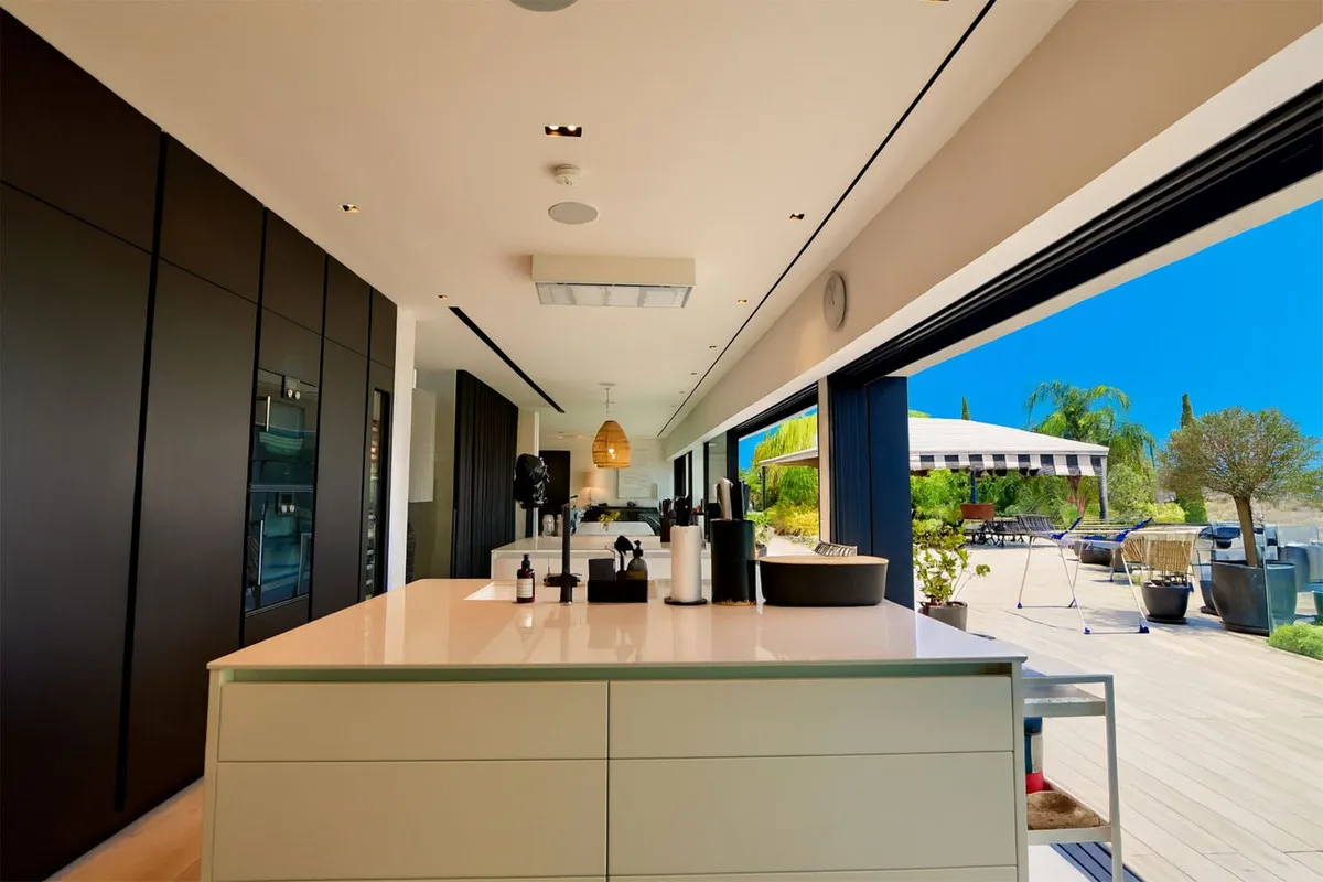 68053328-cbd3-4336-a786-7ac57eade732