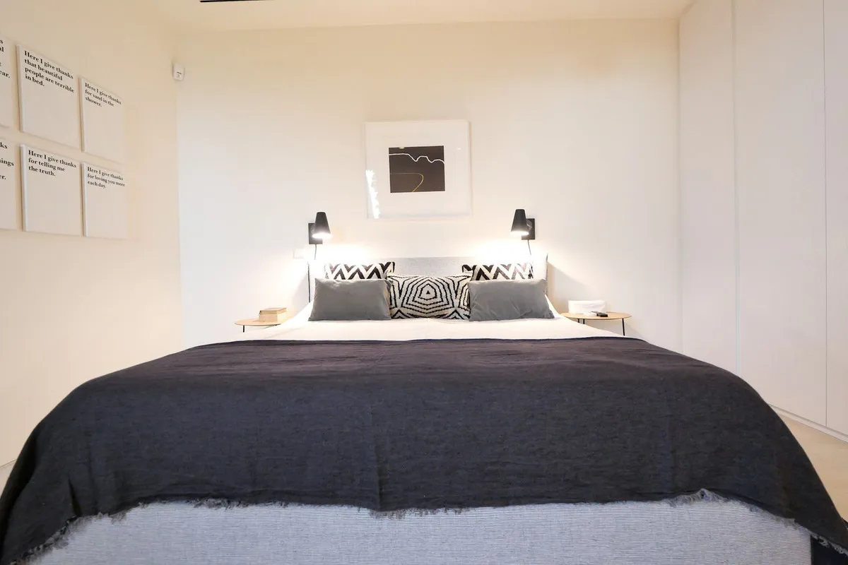 efc989bd-f16e-412f-9467-d37287fb6b6a