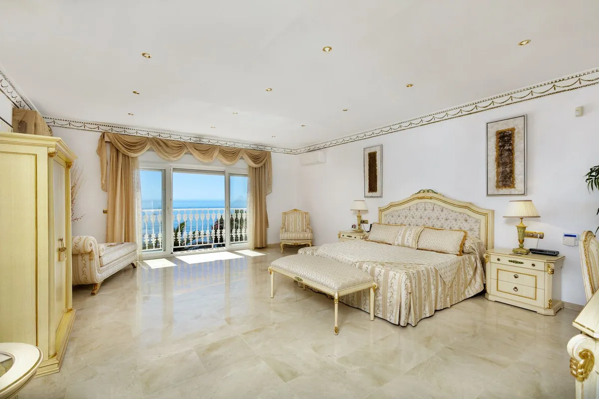 1822a8eb-8556-4a4e-8af2-0312b0a12704