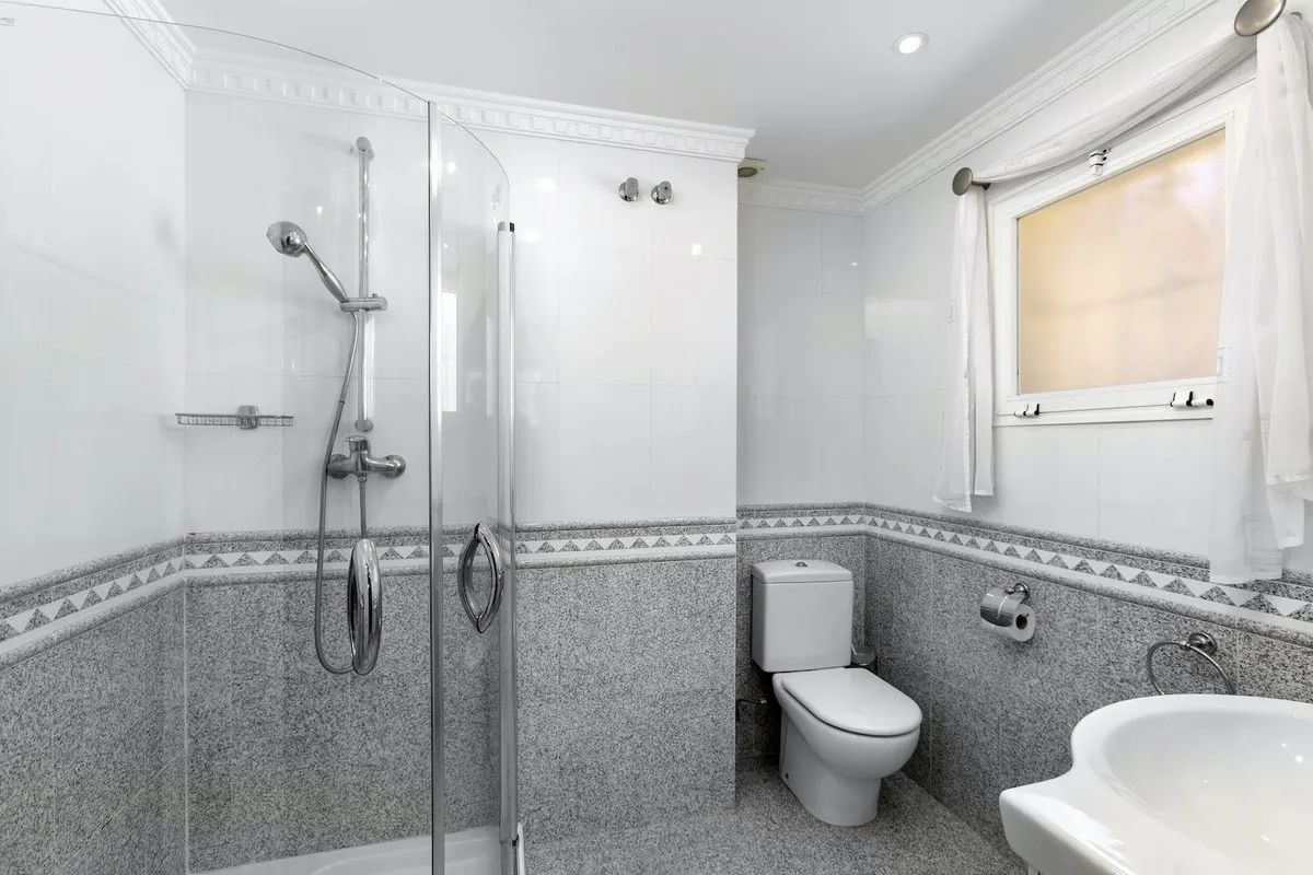 2bddc27b-82d8-4c10-9c59-c2d5d1b4d9a6