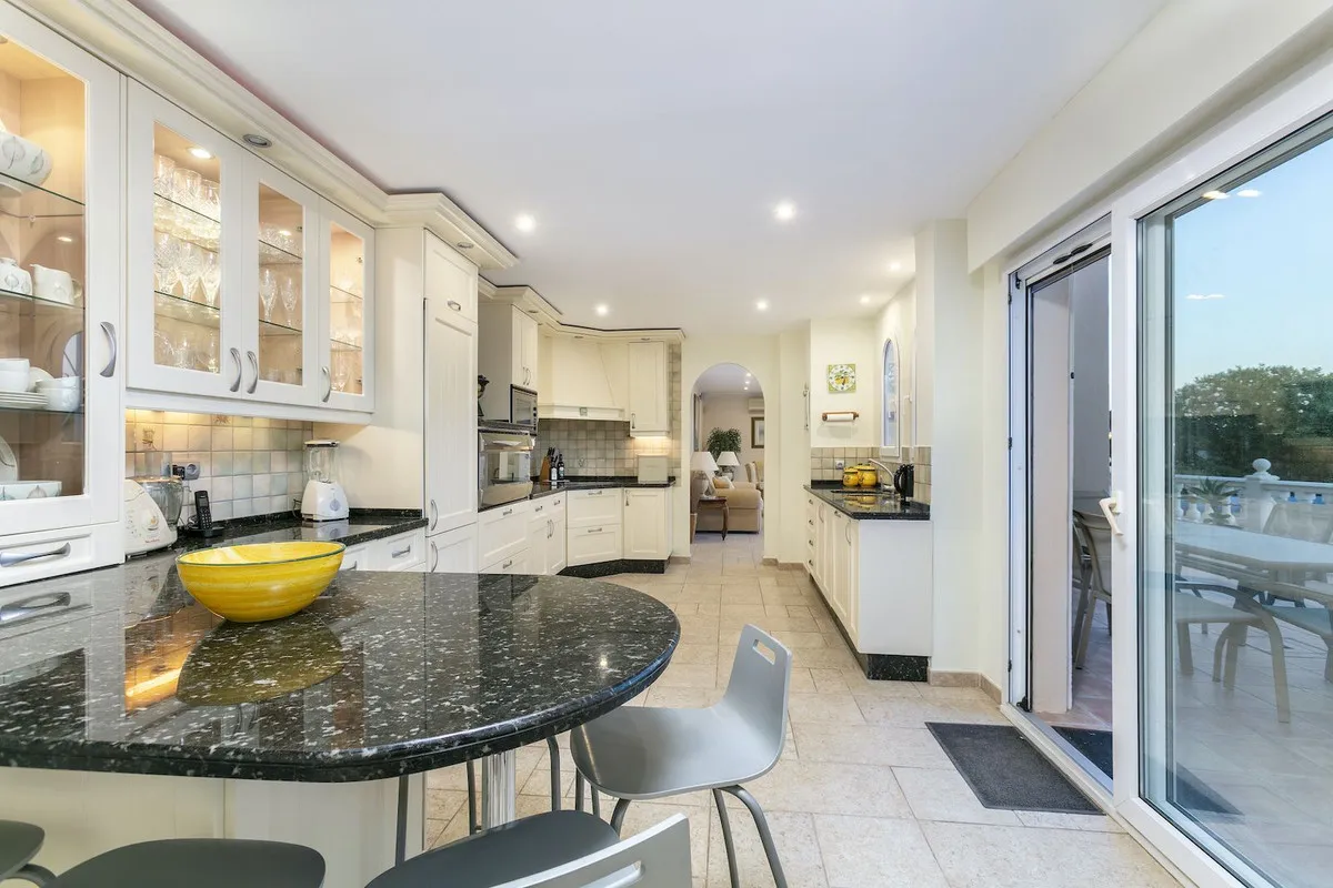 48d8355d-9afc-468e-b36e-0c0381517fb3