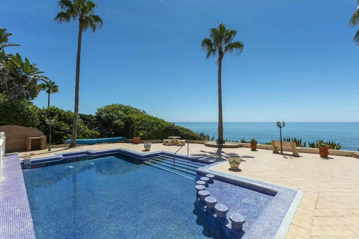 4a6c2d90-7fb5-4ef8-bb28-5e96997b889a