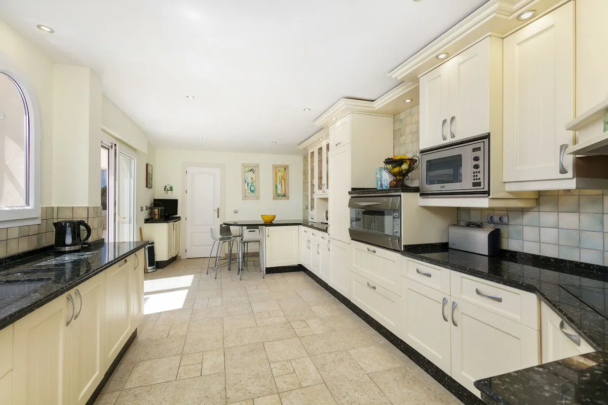 6f82aa2e-13d9-4b1b-b0a2-7c7bd9db00e2