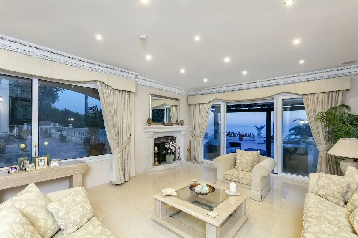 8b631509-7728-4893-a741-079987a64d5c