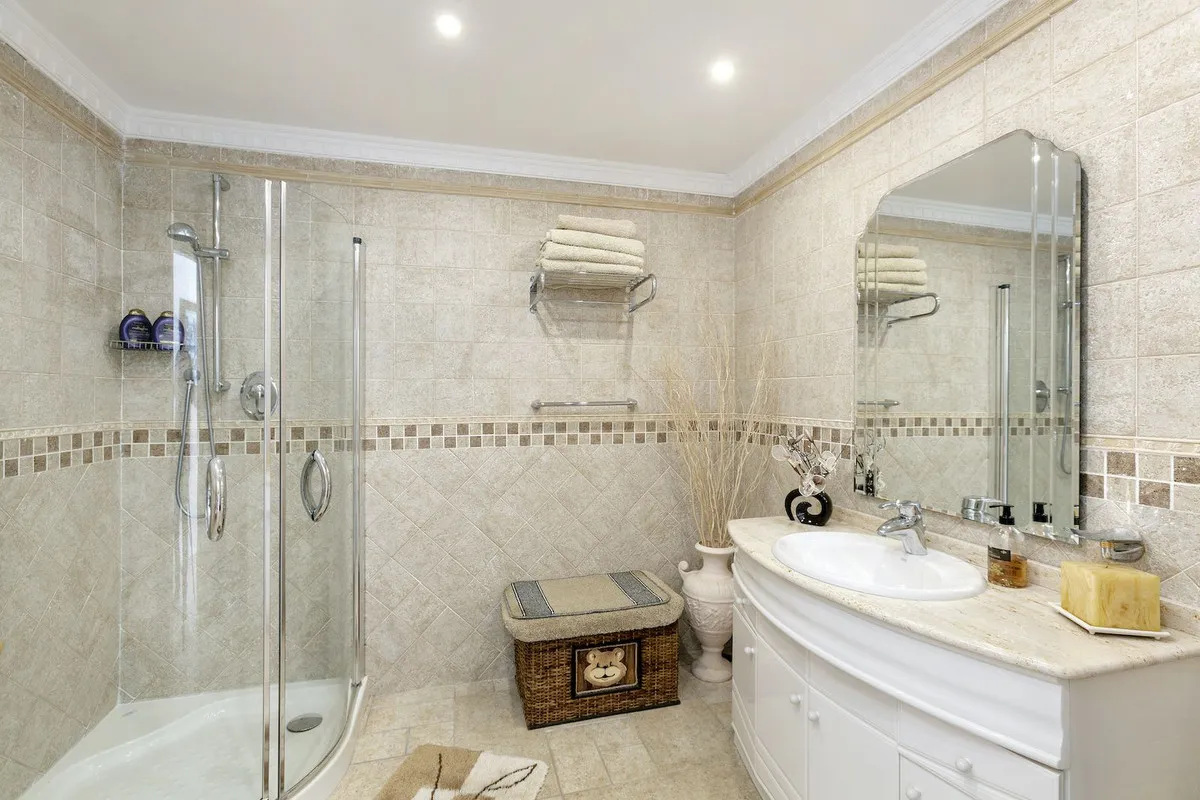 e9746748-43b3-429e-b807-97ad01be9002