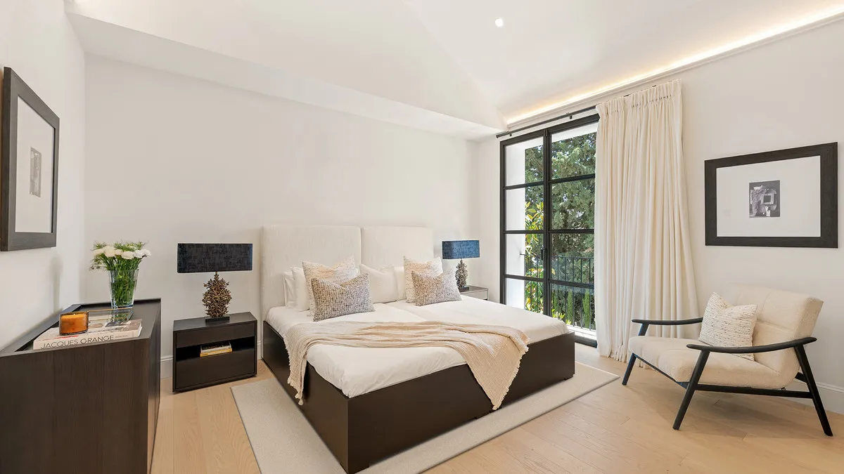 100b94c9-2cb2-4cd0-945d-0bdbab2b11ac