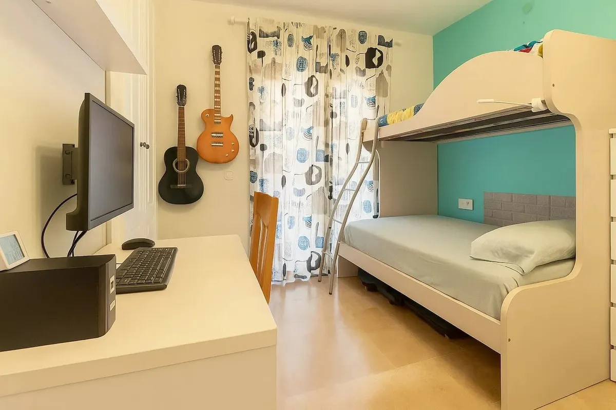 2348c659-f30f-43ee-806d-f107e3e13a30