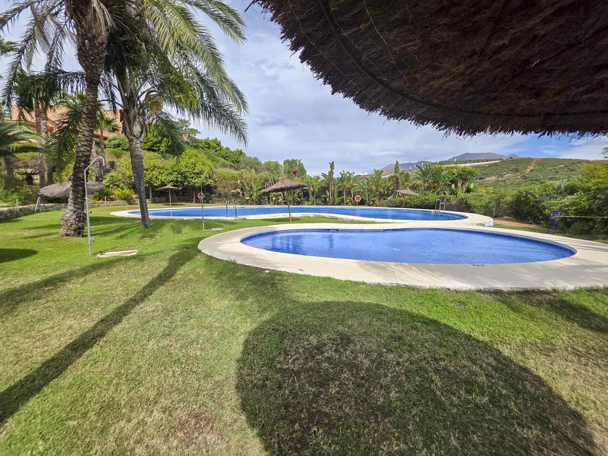 1c3ccc2a-6467-4e41-807b-635843952813