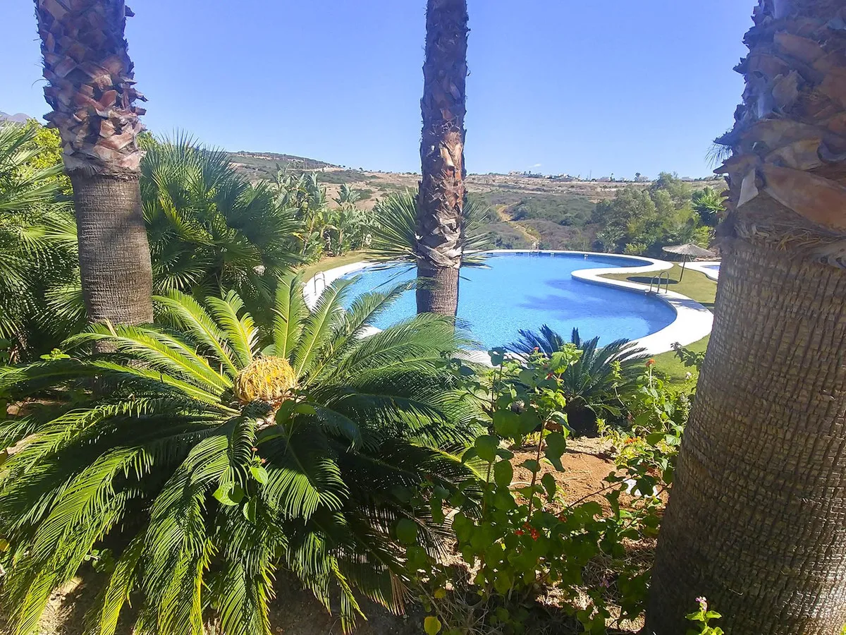 d1f08bc2-1091-4180-a65f-ca6b2f57e179