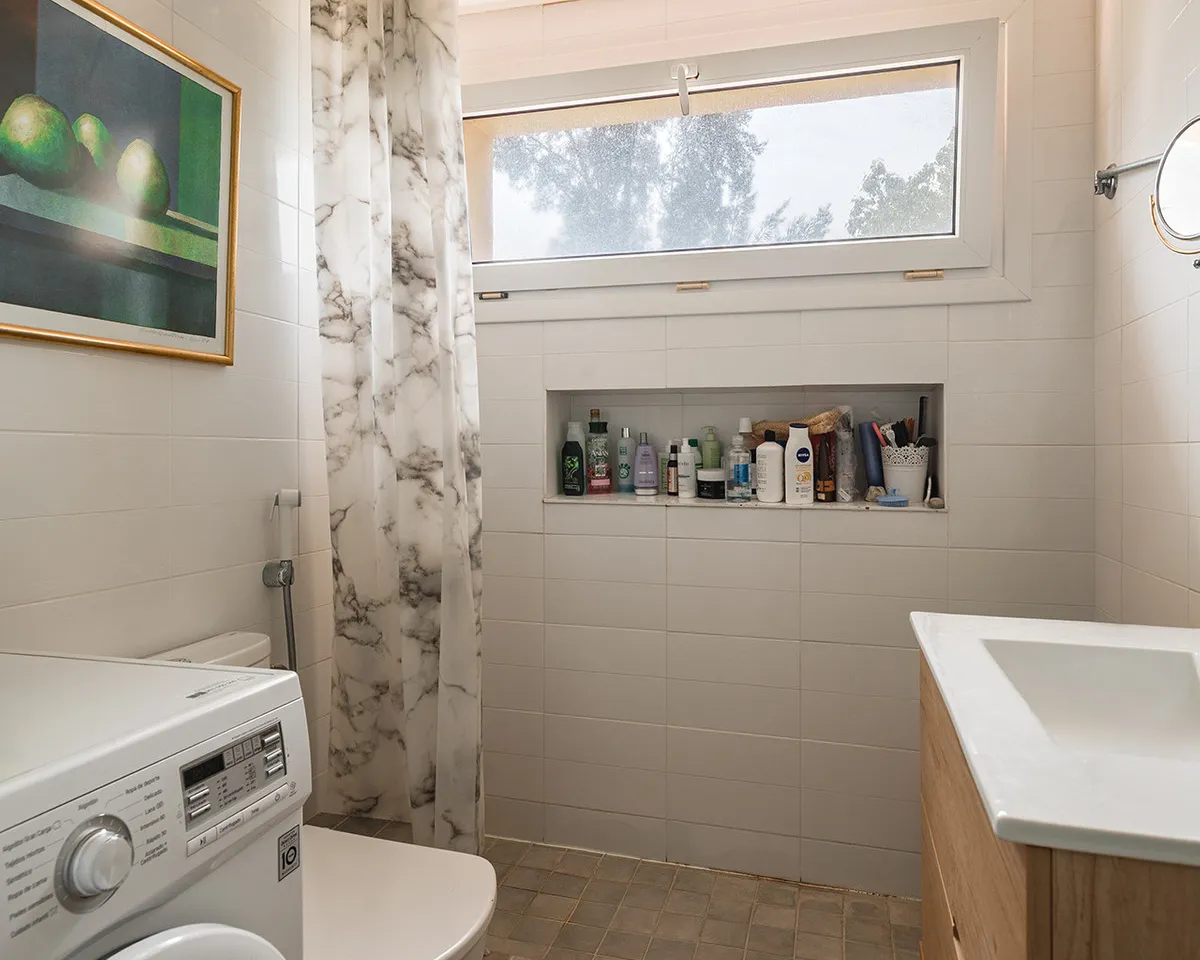 ddc03c9b-a257-437a-8448-ad6386f49889