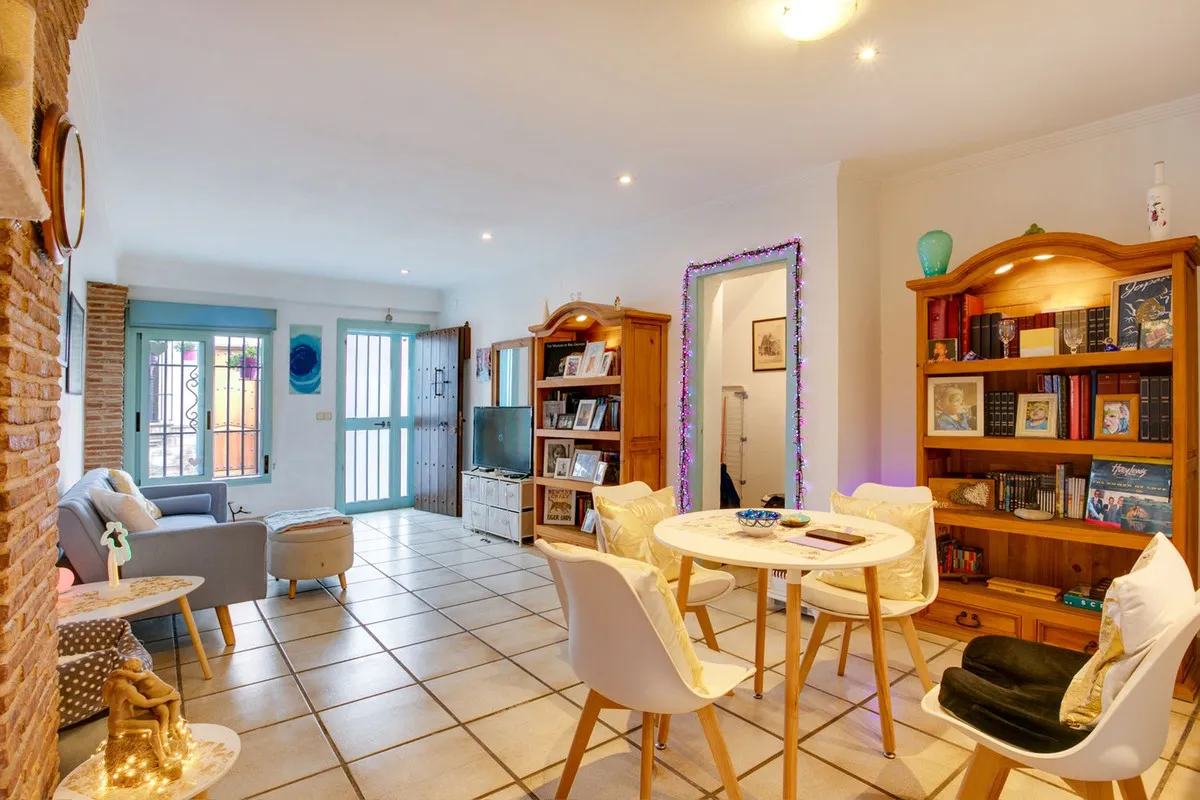 c194e8db-d257-4c3c-81b9-0f5c4a5d94ec