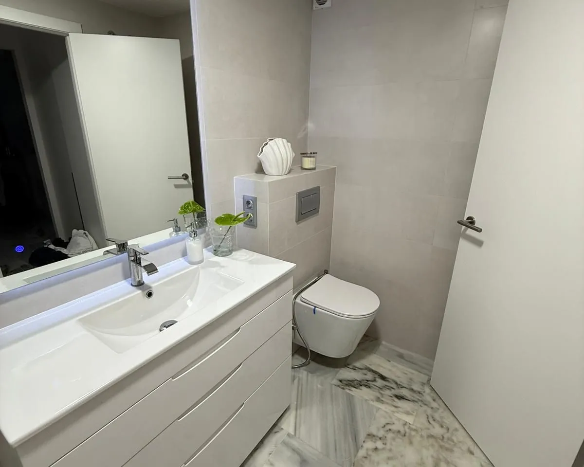 f5816ea2-3ed4-4697-8978-cfeadfd1f929