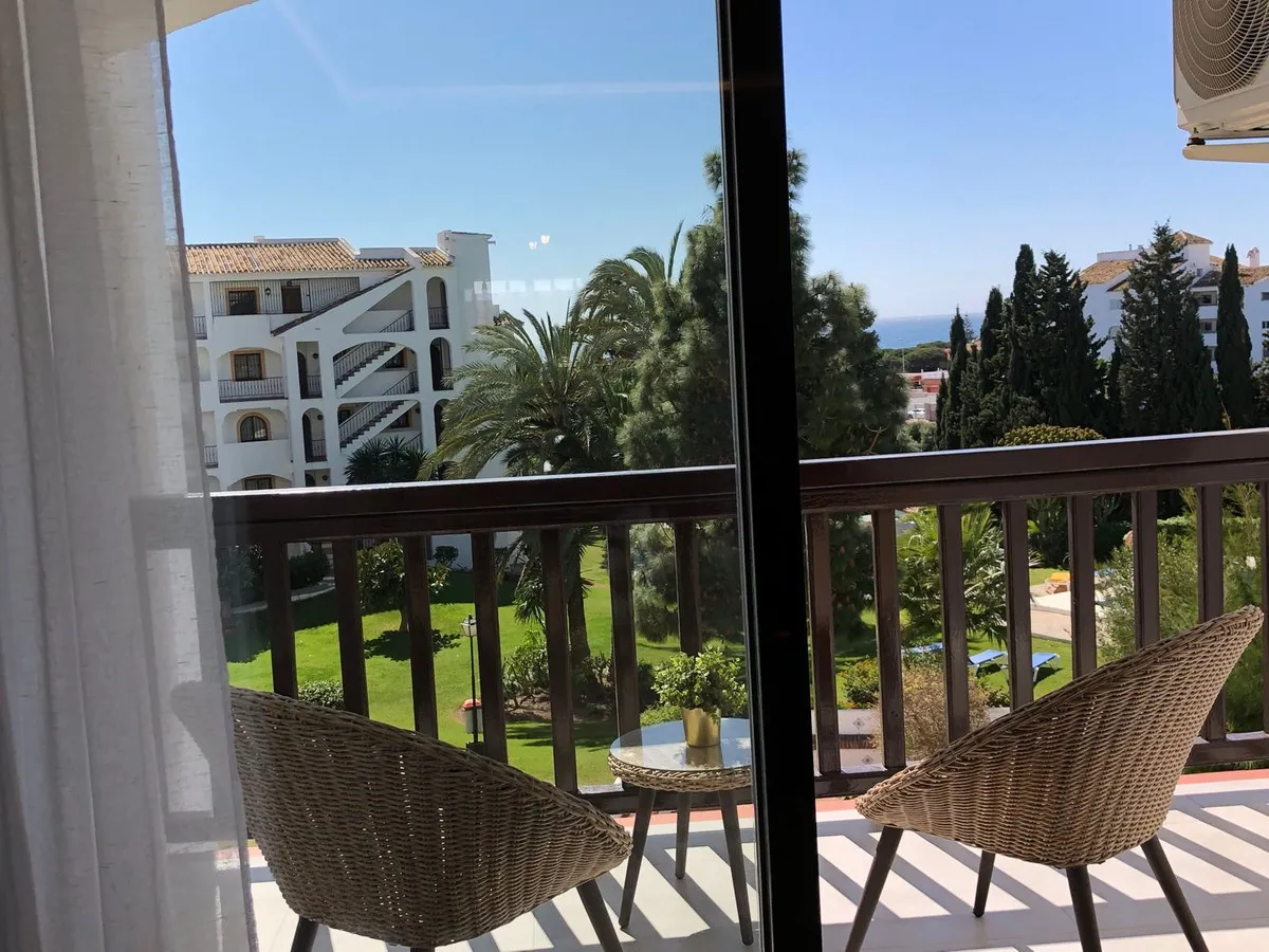 8b319bef-03aa-4c4f-9d09-b3dfa56020ad