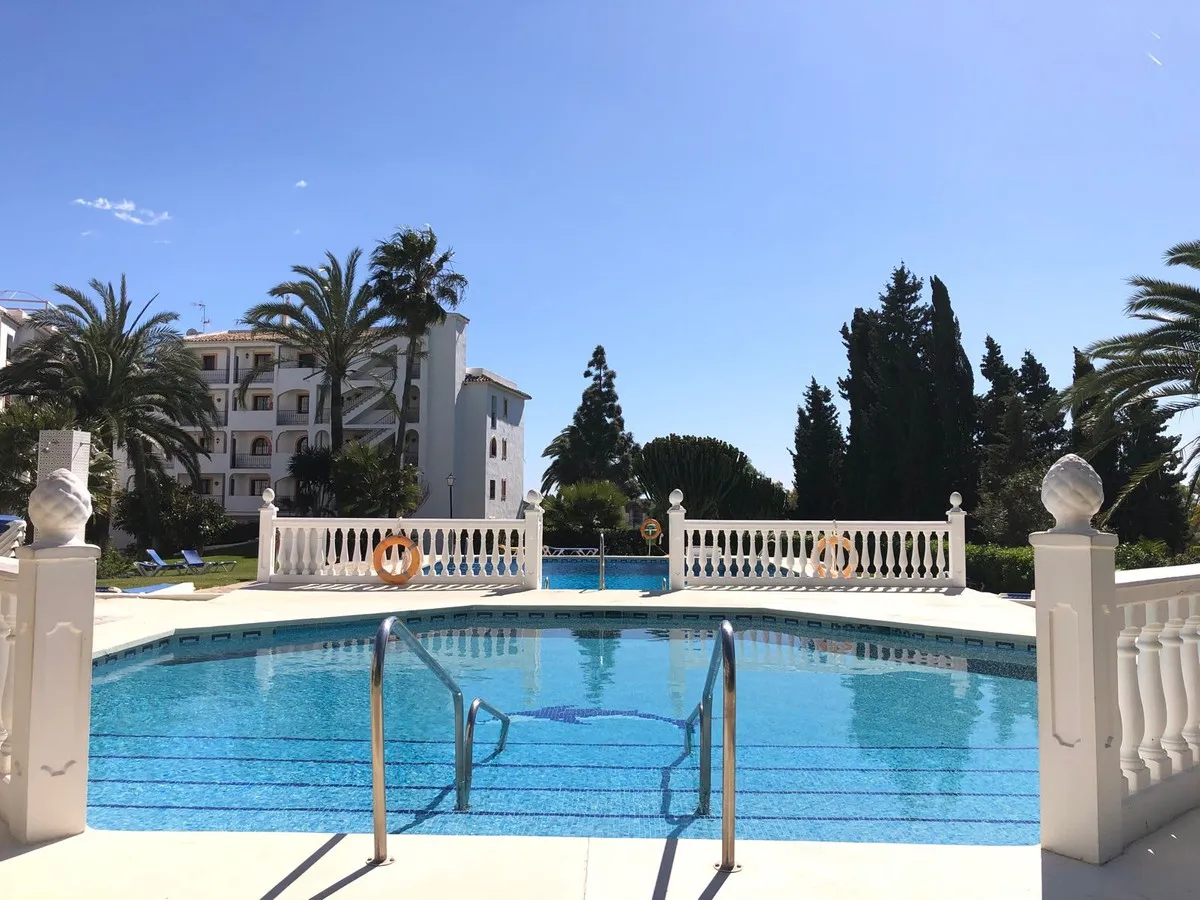 fe29fdf5-72aa-48e4-8783-fab11c92c66a