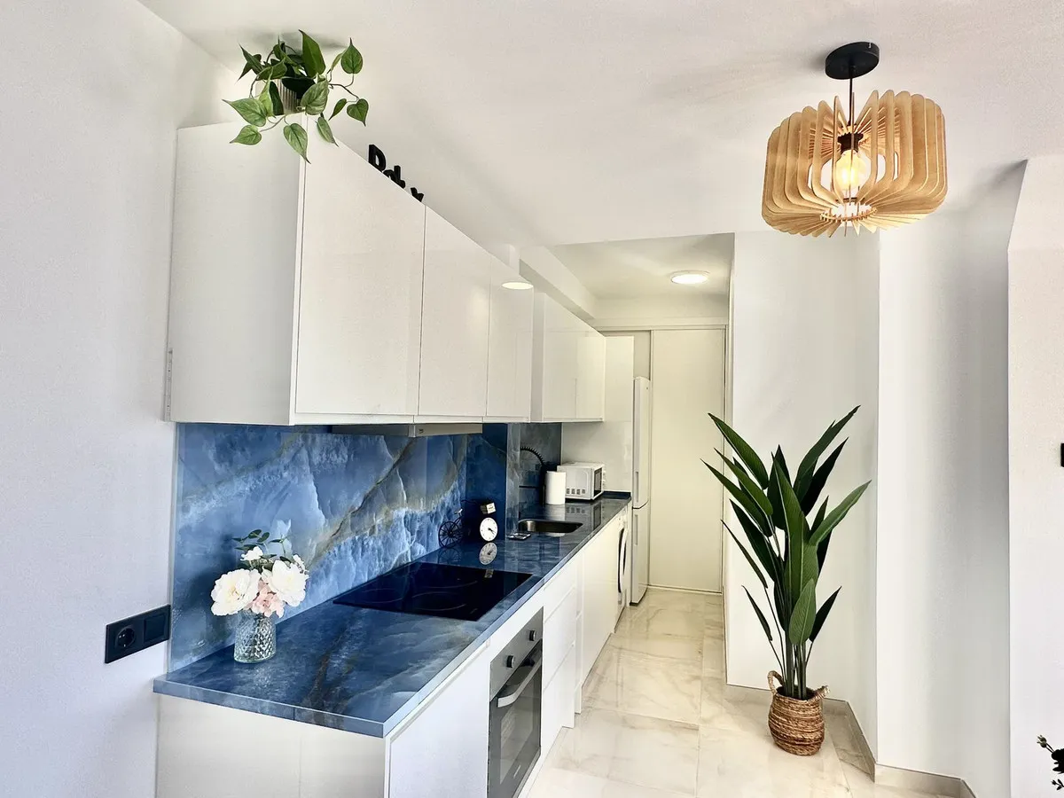 c5e5cba3-e944-4efe-872b-72fde3a04695