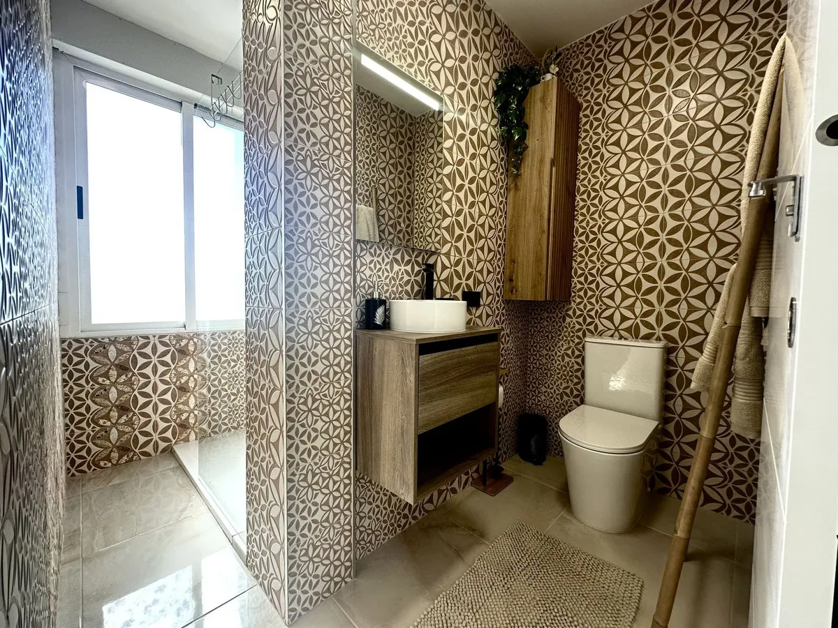 d73f8426-7ef7-4e6b-96a3-cd01c2f5a00b