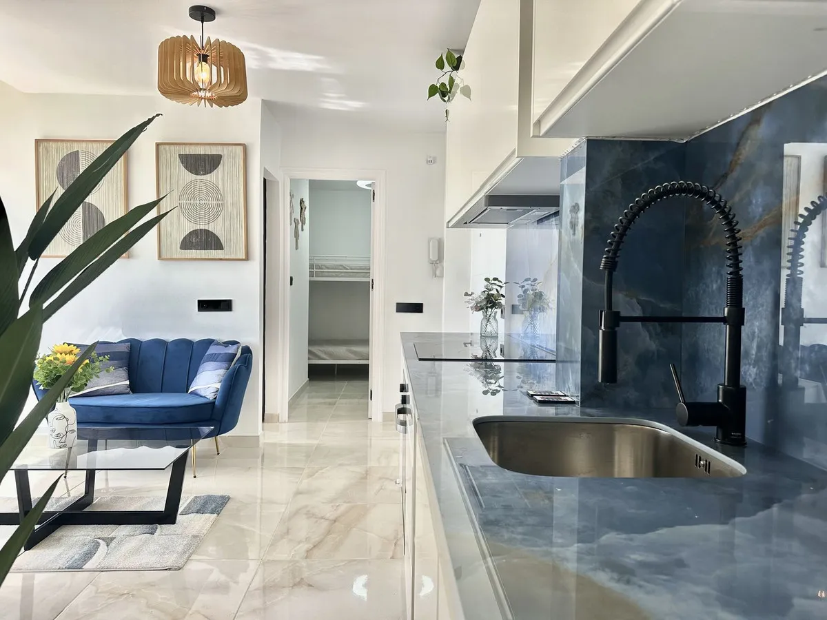 e727f9a1-7dfd-4bd5-bd67-41edadc87adb