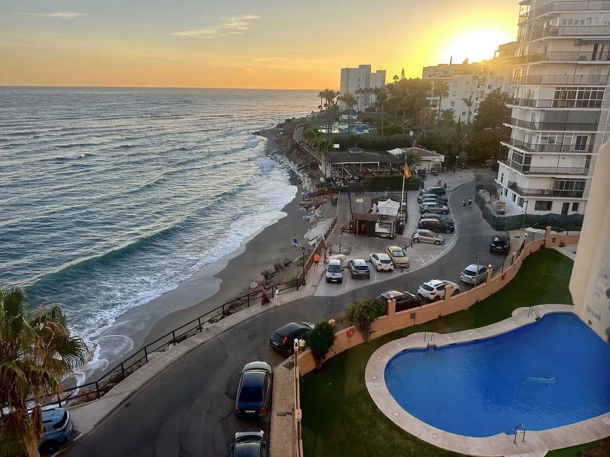 ec0b0a15-179c-4bf2-94cc-918dac9b22f0