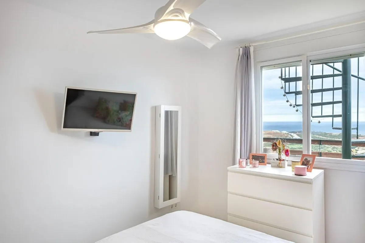 c3e3e853-d3e4-4ecb-9e32-2d4dc907298f