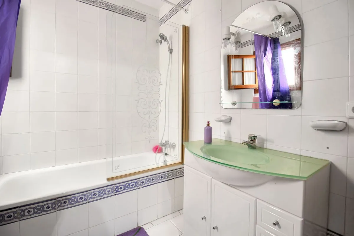 72a317bd-1c40-437f-9f49-51d48d47eb1e