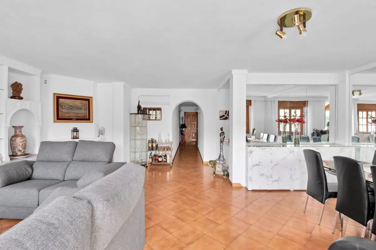 c2313139-4554-4944-941e-d2b6d34a84e9