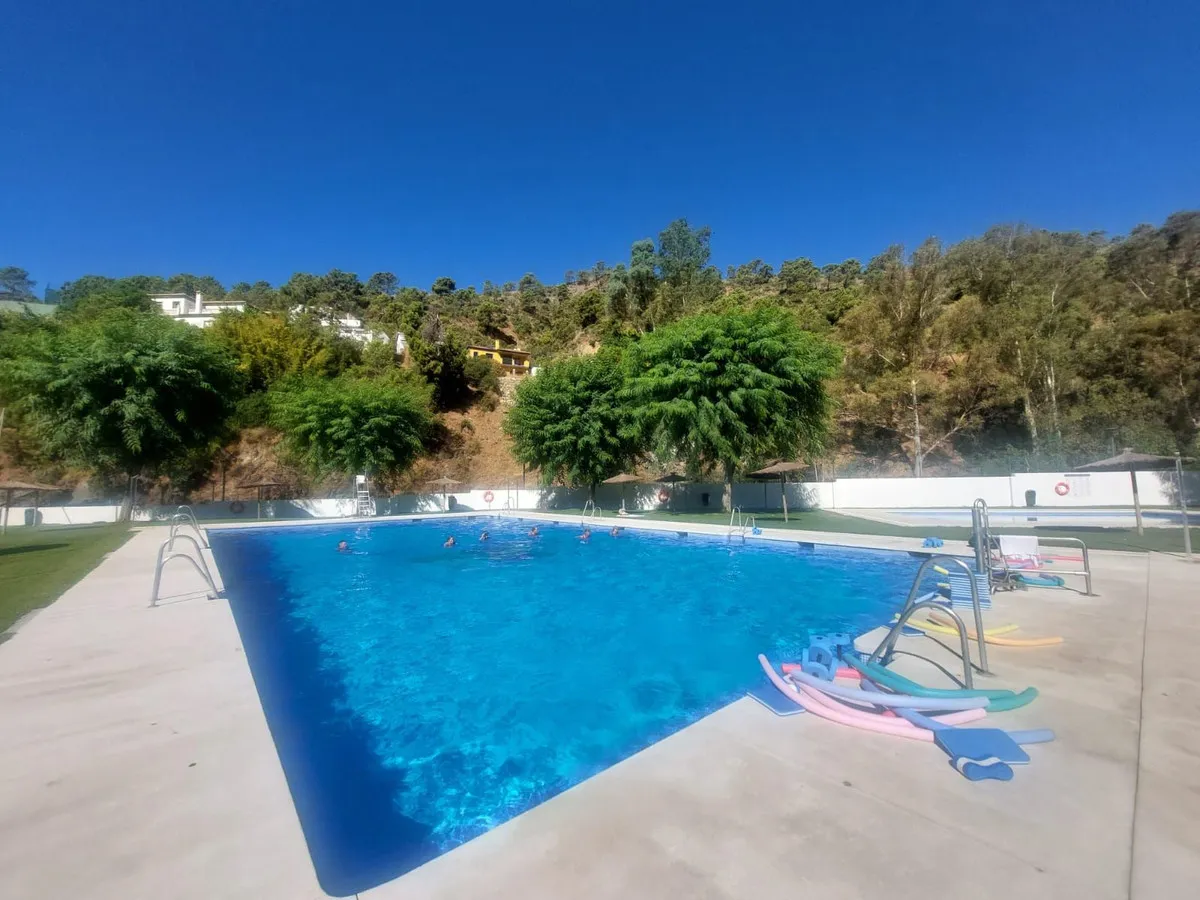 f9641c45-898c-4baa-bec1-9477f9ff6fa2