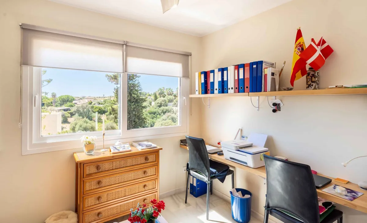 93c16b92-82b1-4973-9987-8c147d576b5c