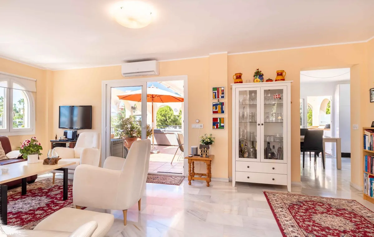 b4d06923-3b66-4960-9cce-9825091fc271