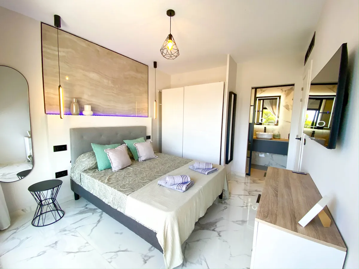 d6b7dfbf-14a5-4f62-907c-f3fe76c8e659