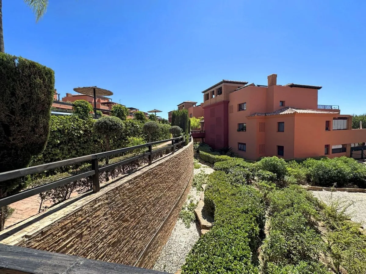 473eef36-1364-4f56-9fd0-c67432abc771