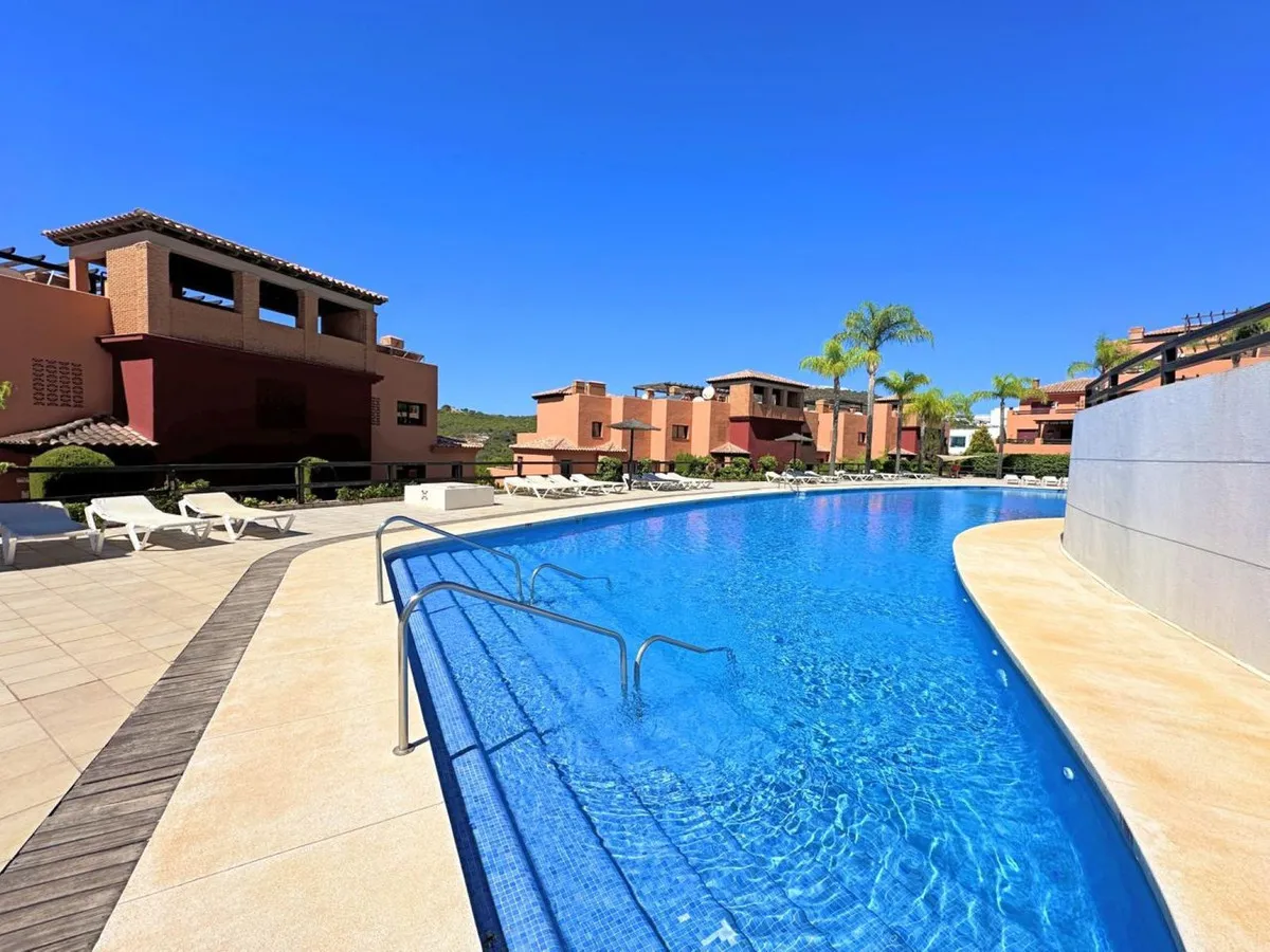 b4e062d5-b272-4a96-aa2f-2d577b0beb52