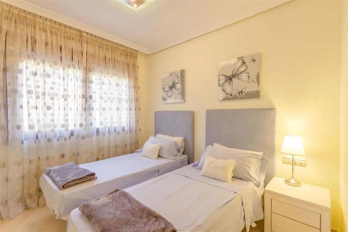 b95f00c0-84ea-4ed0-ae39-053f63d7f3e1