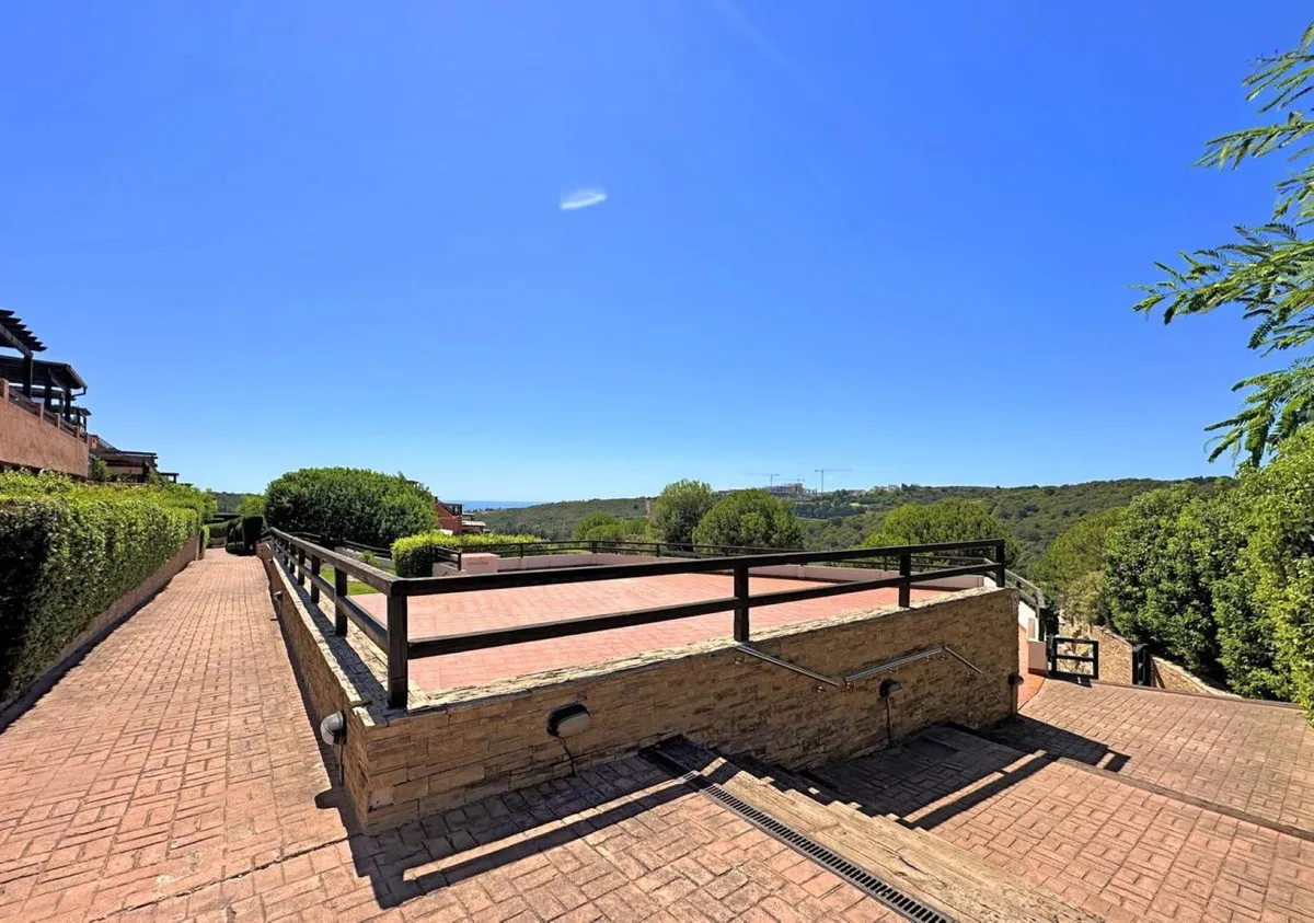 d43281d6-f861-4c1a-9747-d6331940b3ee